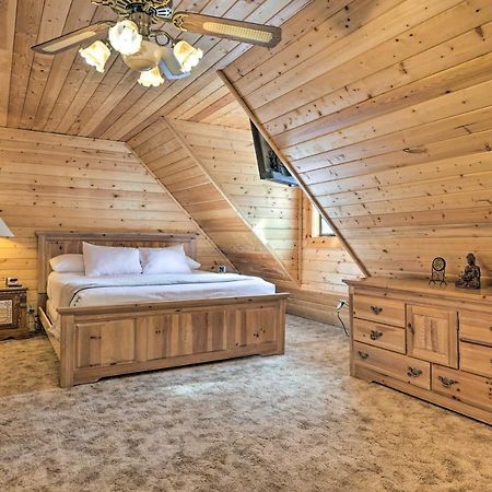 Rustic Duck Creek Village Cabin With Fire Pit! Екстериор снимка
