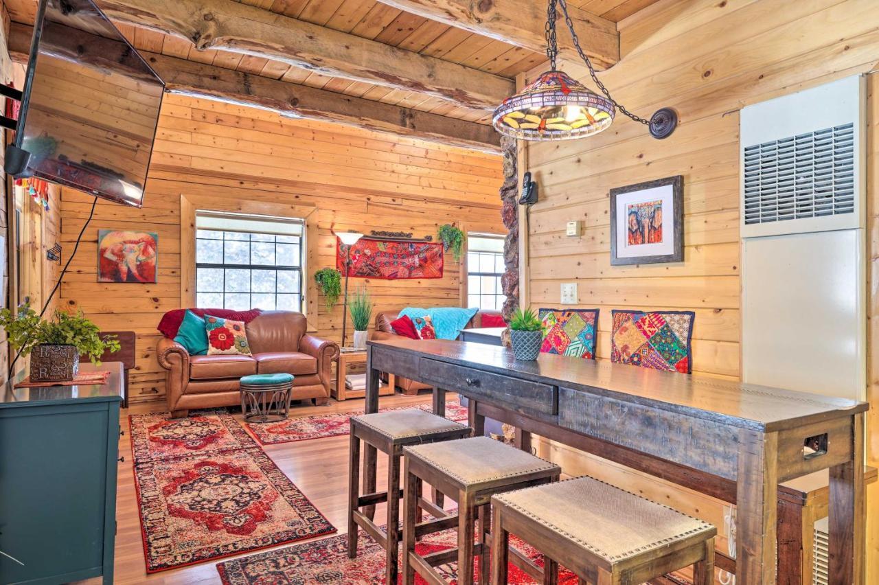 Rustic Duck Creek Village Cabin With Fire Pit! Екстериор снимка