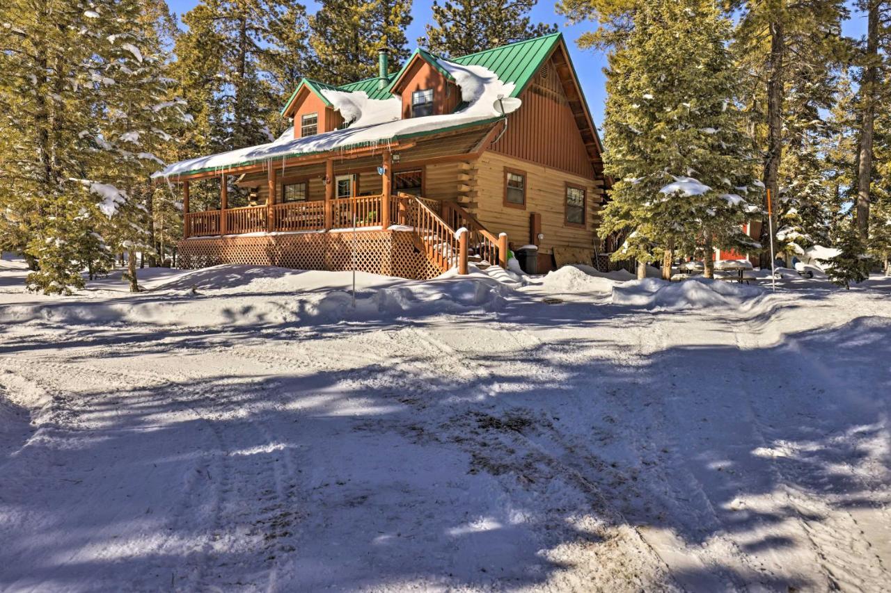 Rustic Duck Creek Village Cabin With Fire Pit! Екстериор снимка