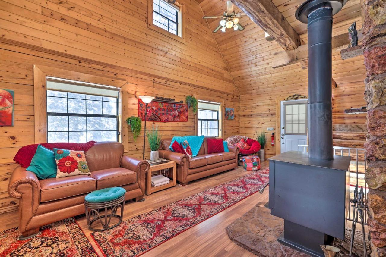 Rustic Duck Creek Village Cabin With Fire Pit! Екстериор снимка